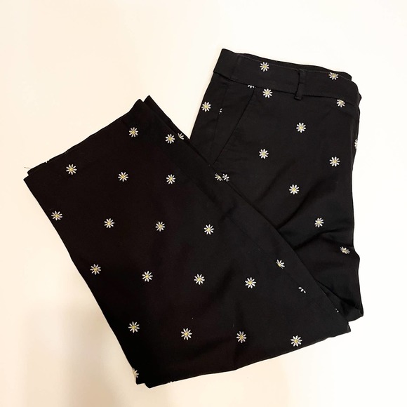 Vintage Embroidered Daisy Black Cropped Trousers Size 12 - Picture 5 of 6